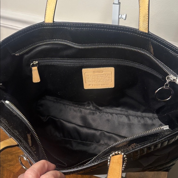 COACH POPPY Signature quilted tote bag (EUC) - Picture 9 of 14